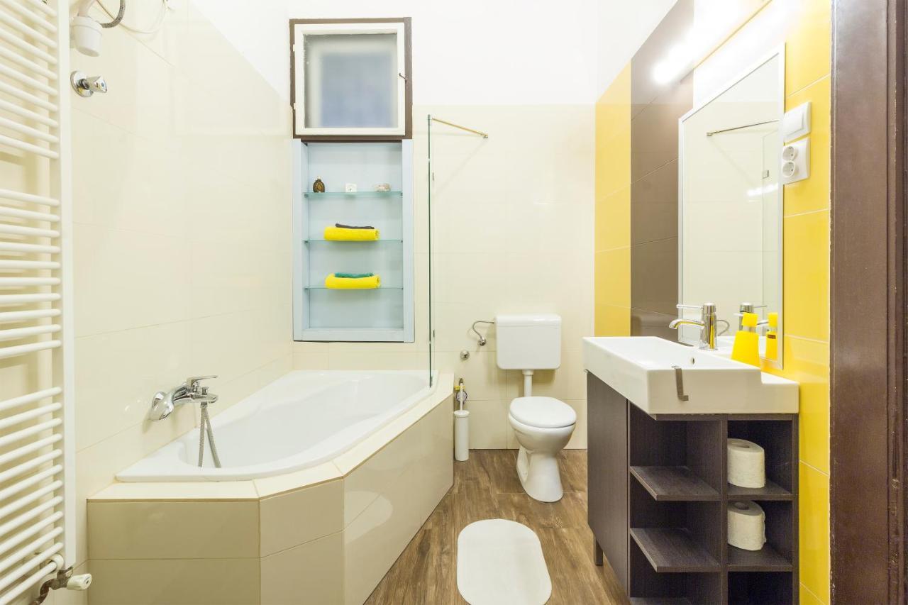 Bessara Apartment บูดาเปสต์ ภายนอก รูปภาพ